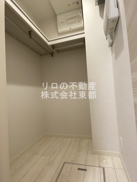 収納　ウォークインクローゼット収納！室内を広くご活用いただけます☆