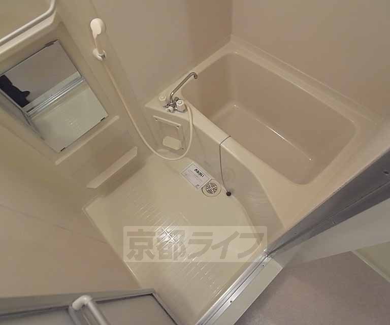 バス・シャワールーム　きれいなバスルームです。