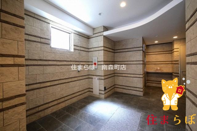 エントランス　共用部の印象も大切に