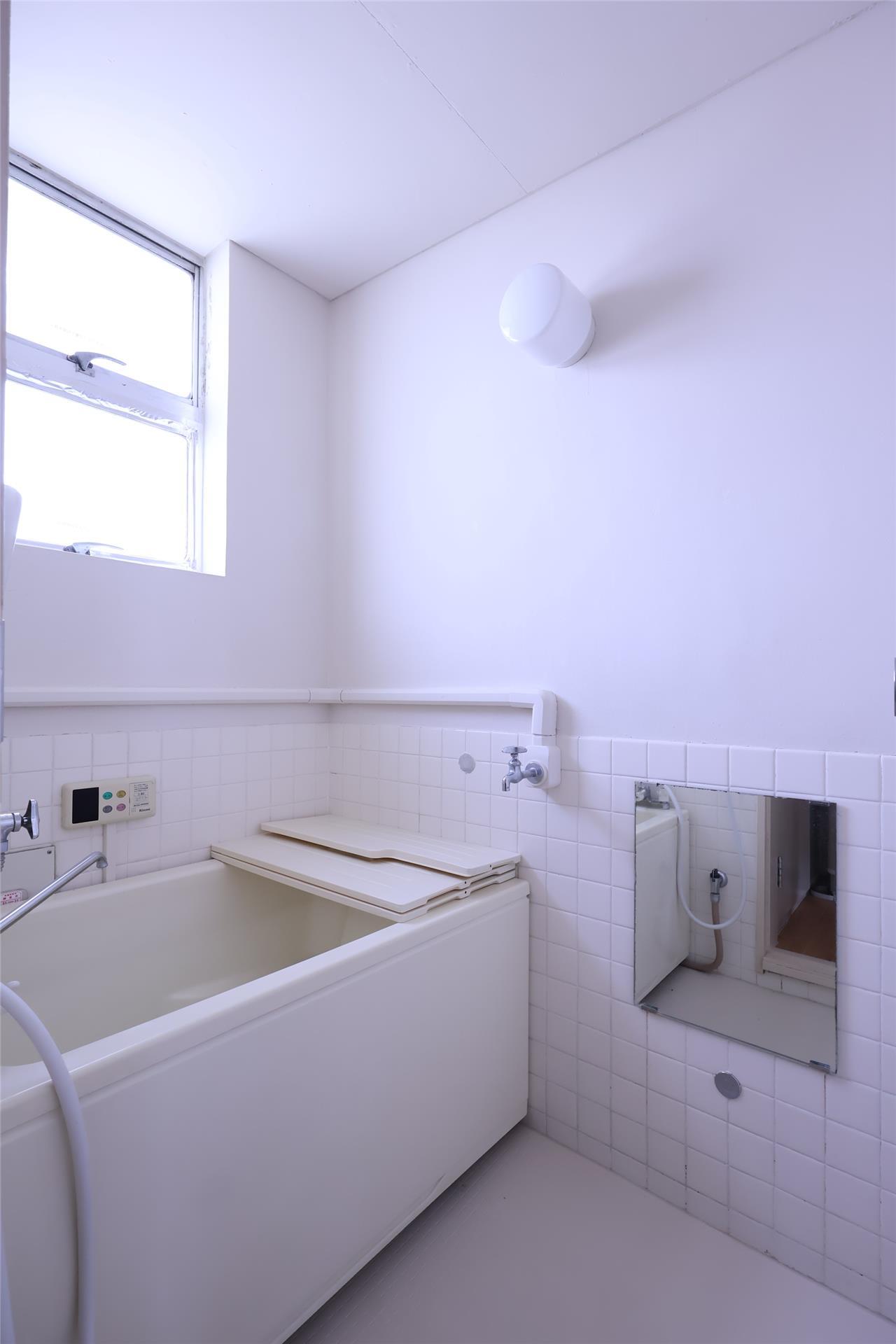 バス・シャワールーム　写真は同タイプ別室。仕様が異なる場合有り。