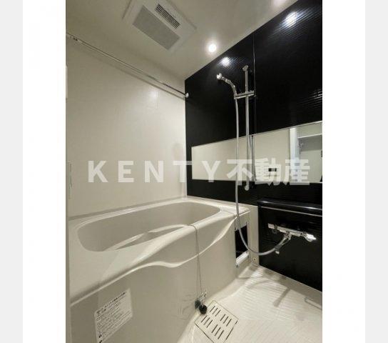 バス・シャワールーム　コンパクトで使いやすいお風呂です