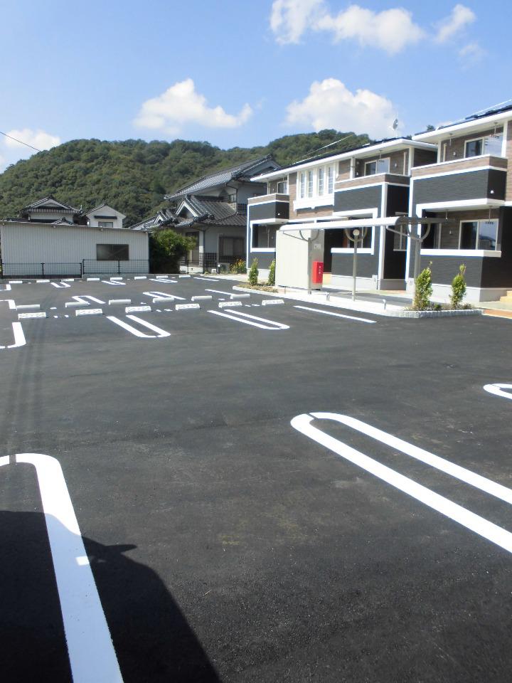 駐車場　駐車場