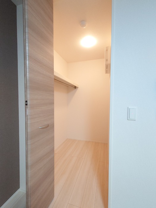 収納　ウォークインクローゼット