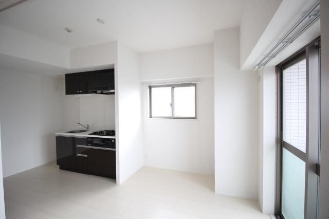 居室・リビング　☆明るい洋室☆