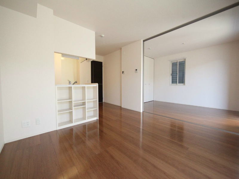 居室・リビング　ＬＤＫ12.2帖　洋室6帖　カウンターキッチン