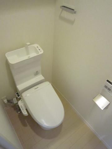 トイレ　温水洗浄便座