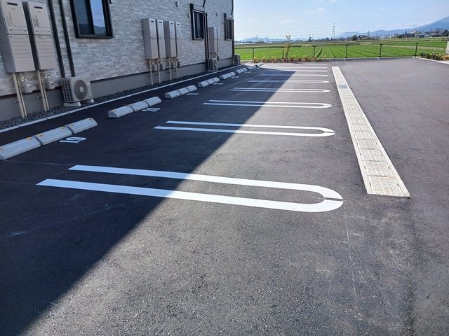 駐車場　駐車場完備です