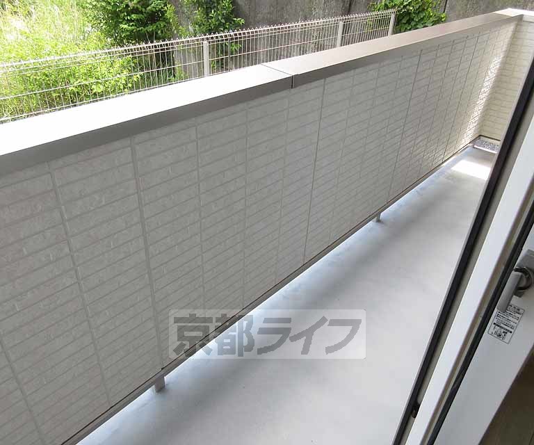 バルコニー　広めのベランダもあって便利です！