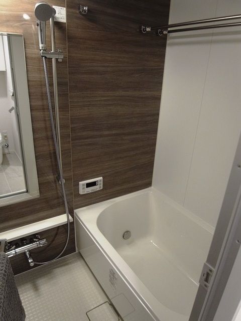 バス・シャワールーム　★追い炊き機能付き★