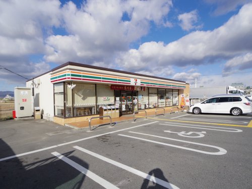 コンビニ　セブンイレブン昭和工業団地店（コンビニ）まで648m