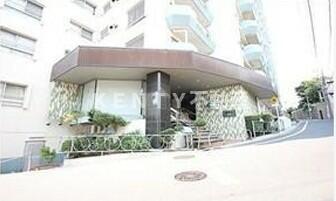 エントランス　落ち着いたエントランスです