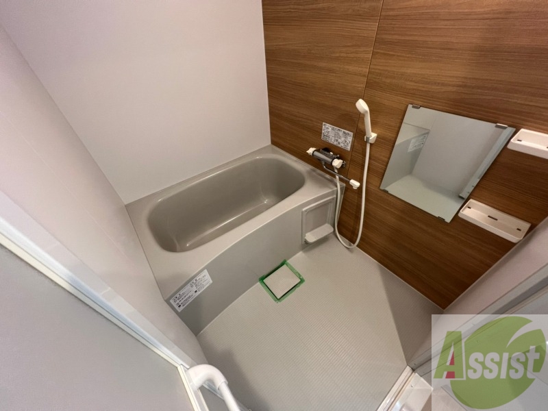 バス・シャワールーム　お風呂になります。一日の疲れを癒してくださいね。