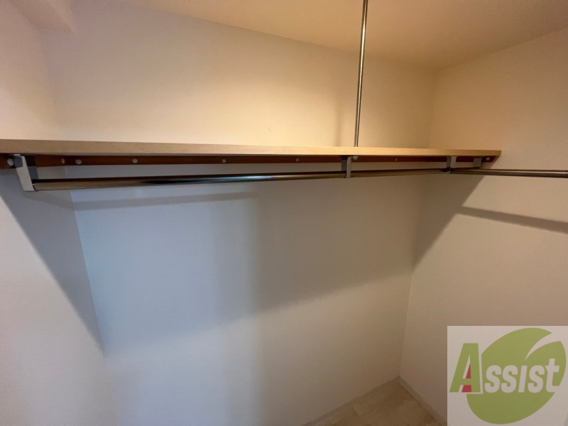 収納　寝室の収納です。部屋がすっきり片付きます。