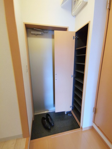 玄関　シューズボックス付き