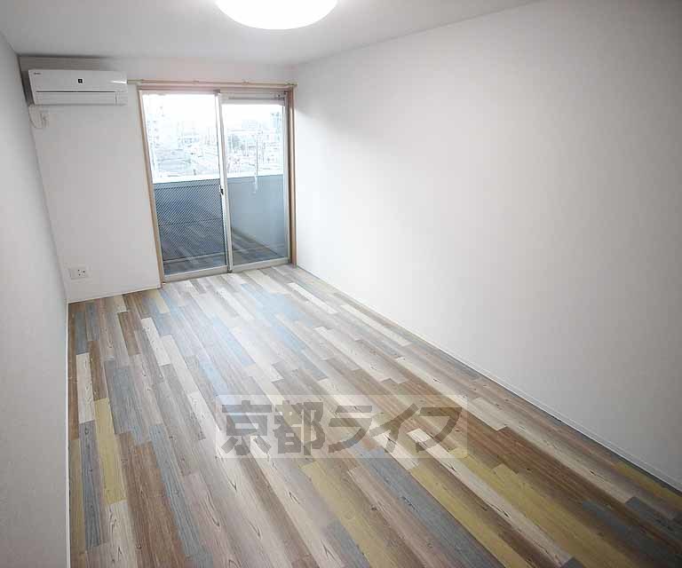 居室・リビング　奇抜なデザインですね。