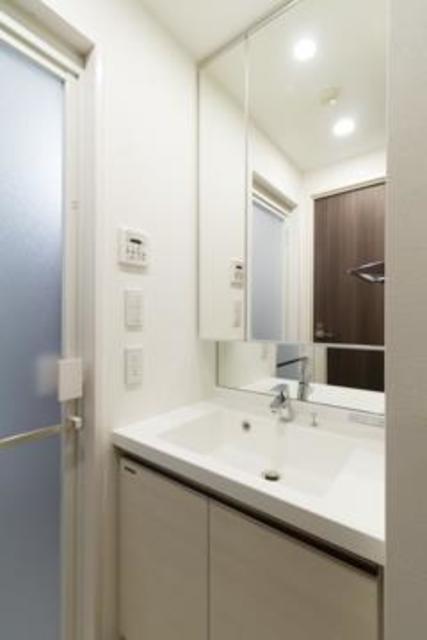 洗面設備　※写真は同タイプ住戸です。