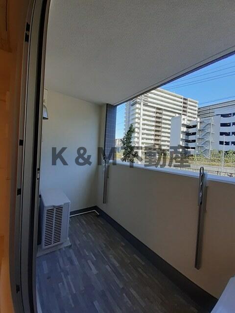 バルコニー　開放的で明るい空間を演出してくれるバルコニーです