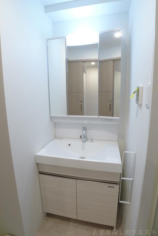 洗面設備　（写真は同タイプ）