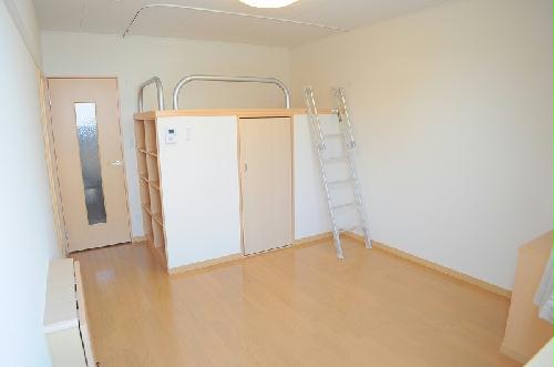 居室・リビング　当社人気のハイベッドタイプ!!!決め手はベッド下の収納