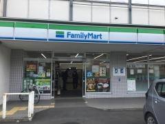 コンビニ　ファミリーマート世田谷瀬田四丁目店（コンビニ）まで495m