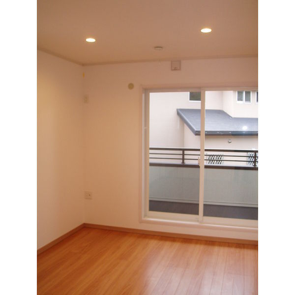 居室・リビング　室内写真は別部屋の写真です。