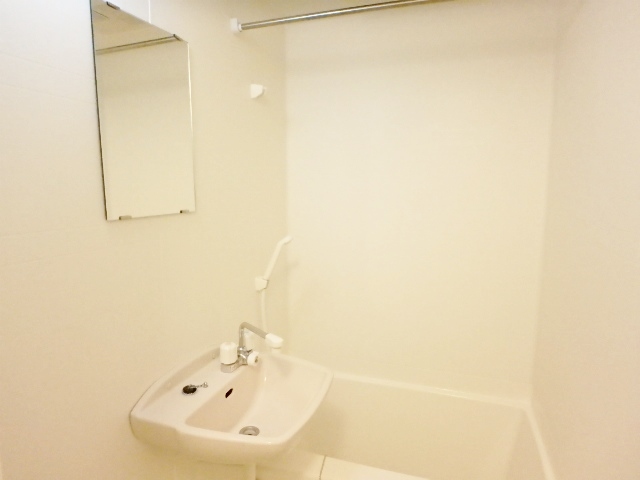 洗面設備　同じ施工会社の写真です