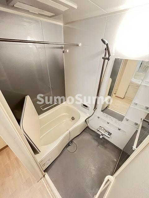 バス・シャワールーム　コンパクトで使いやすいお風呂です