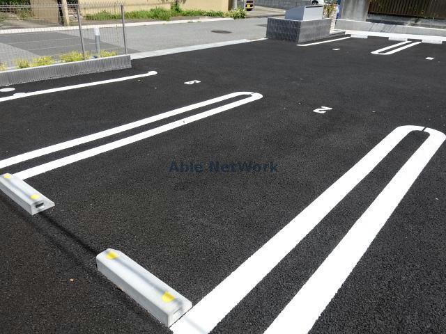 駐車場　駐車場