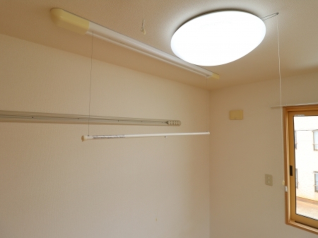 その他設備　室内物干し