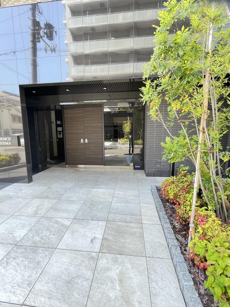 エントランス　エントランス