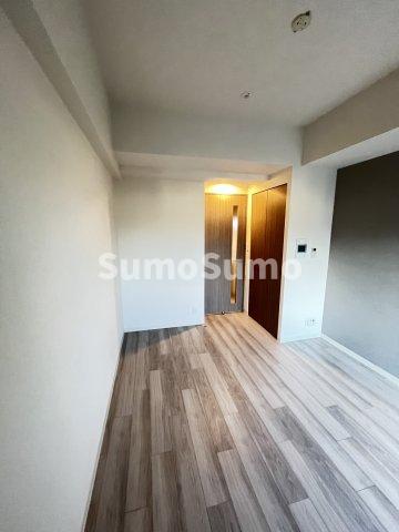 その他部屋・スペース　開放的な寝室です