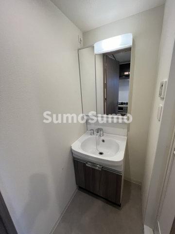 洗面設備　コンパクトで使いやすい洗面所