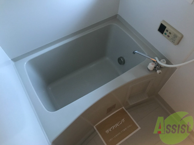 バス・シャワールーム　追い焚きがついているのでいつでも温かいお風呂に入れます。