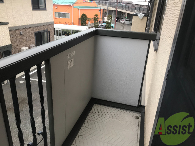 バルコニー　お天気のいい日はバルコニーで洗濯物も干せますよ。