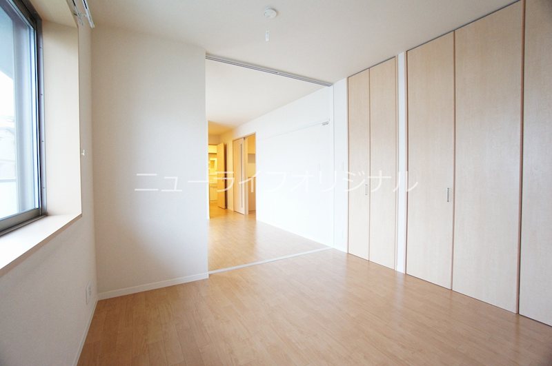 その他部屋・スペース　5.5帖の洋室になります。