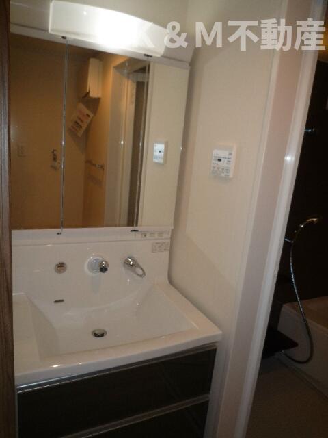 洗面設備　広い洗面スペース