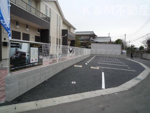 駐車場　車をお持ちの方に嬉しい駐車場付きの物件です