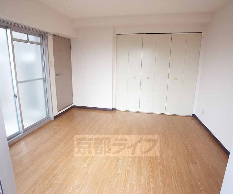 居室・リビング　広々とした洋室です。