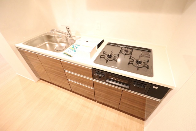 キッチン　3口ガスシステムキッチン