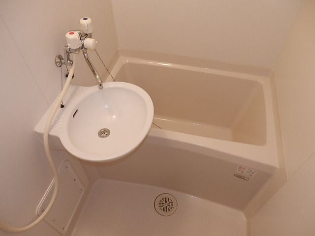 バス・シャワールーム　浴室乾燥機付きバス