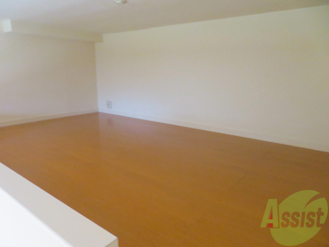 その他部屋・スペース　こちらはロフトを撮影しました。寝室にしましょう。