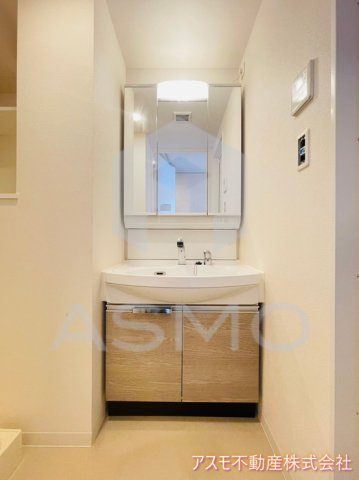 洗面設備　同マンション別部屋　参考写真