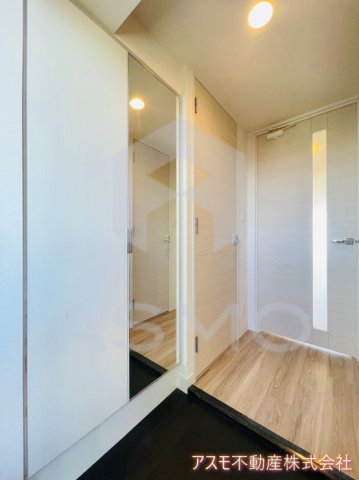 玄関　同マンション別部屋　参考写真