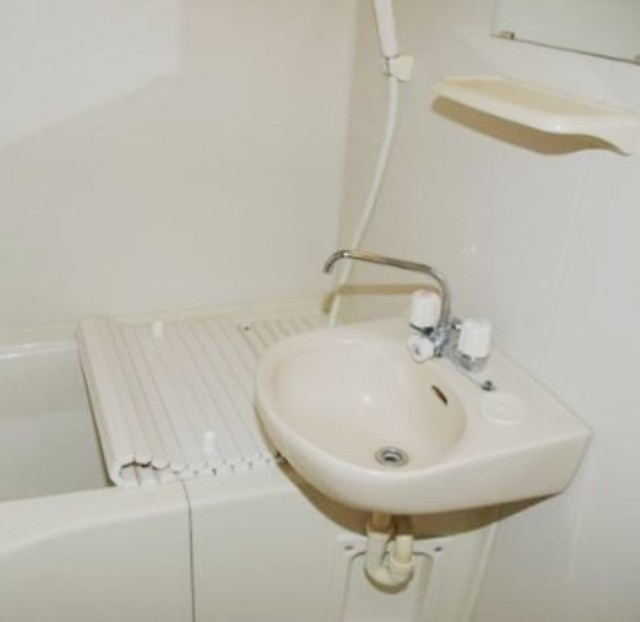 バス・シャワールーム　別部屋同仕様タイプ