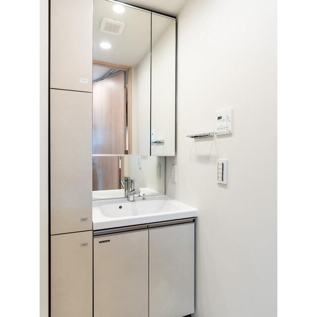 洗面設備　脱衣スペースもあります