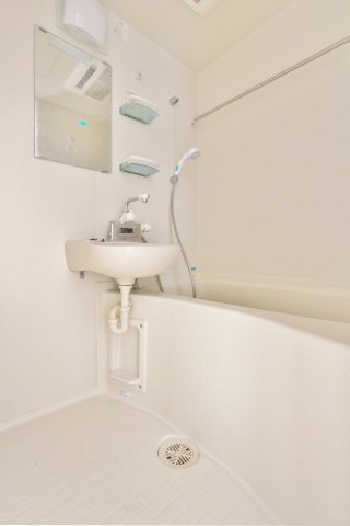 バス・シャワールーム　参考写真（同物件別部屋）