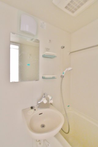洗面設備　参考写真（同物件別部屋）