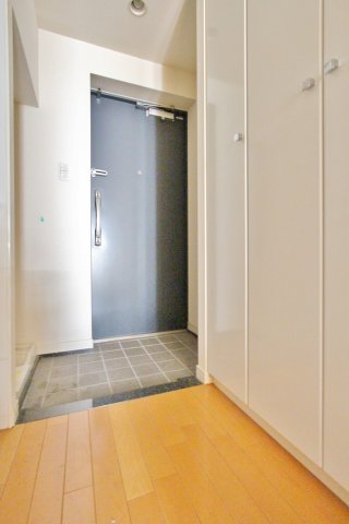 玄関　参考写真（同物件別部屋）