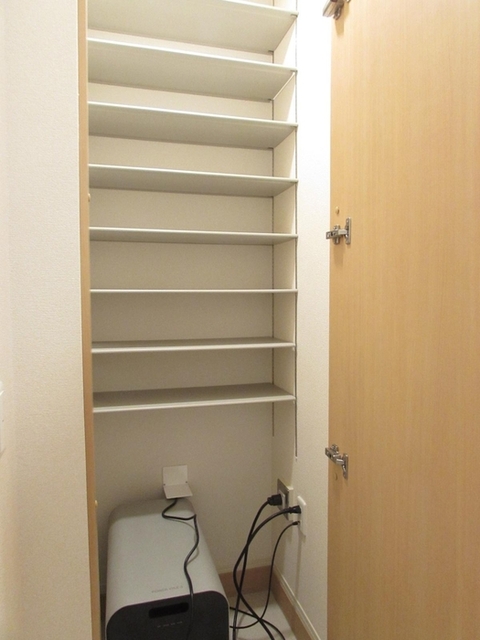 玄関　停電時に役立つ蓄電池付き！