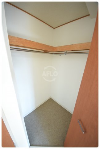 収納　ドゥーエ森ノ宮　ウォークインクローゼット